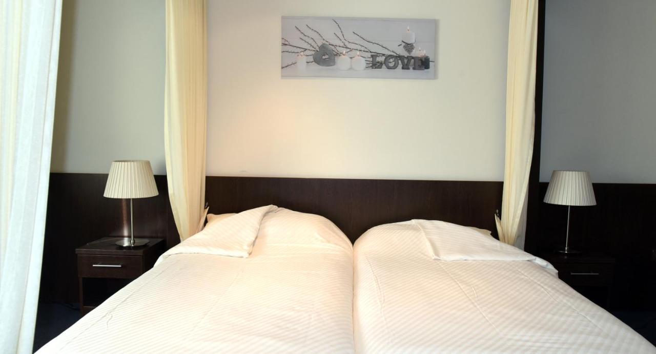 Hotel Schuurman 엠리크하임 외부 사진